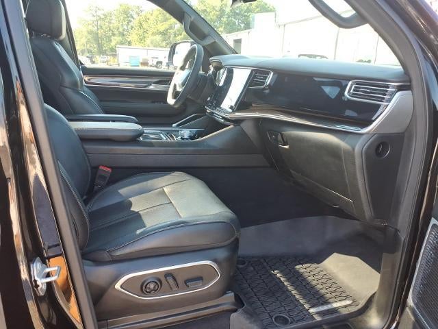 2023 Jeep Wagoneer Base
