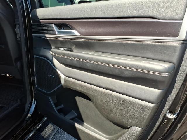 2023 Jeep Wagoneer Base