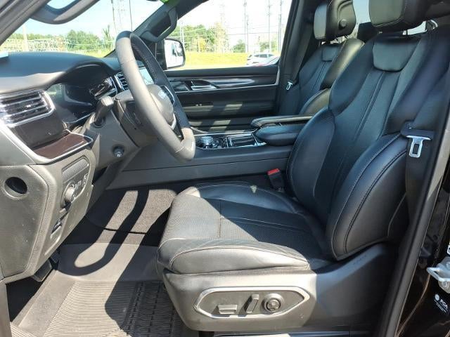 2023 Jeep Wagoneer Base