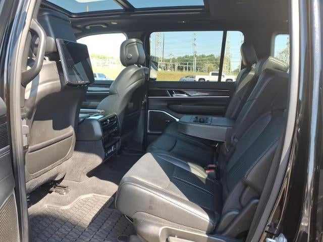 2023 Jeep Wagoneer Base