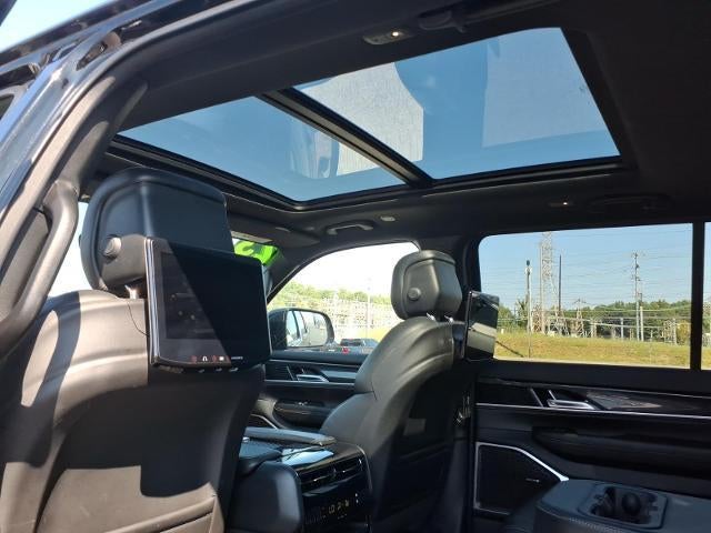 2023 Jeep Wagoneer Base