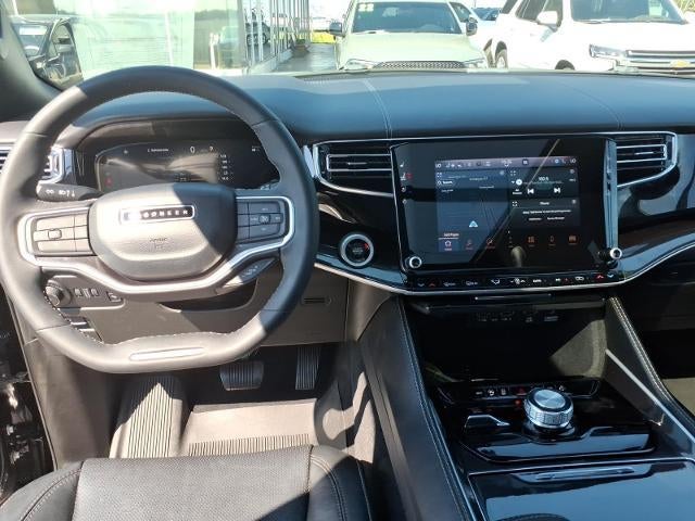 2023 Jeep Wagoneer Base