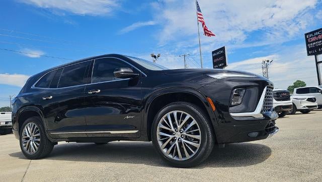 2025 Buick Enclave Avenir's photo